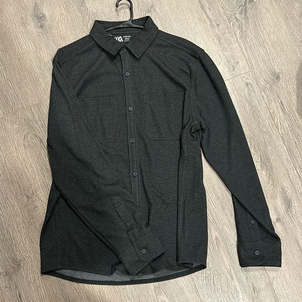 Vrst textured knit, button-down charcoal herringbone. NWT medium